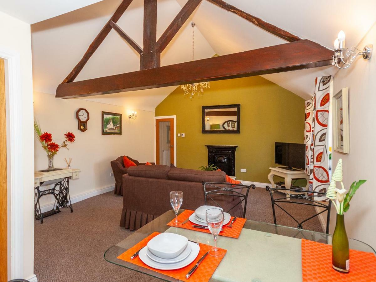 Bodafon Hall Cottages Llandudno Ngoại thất bức ảnh