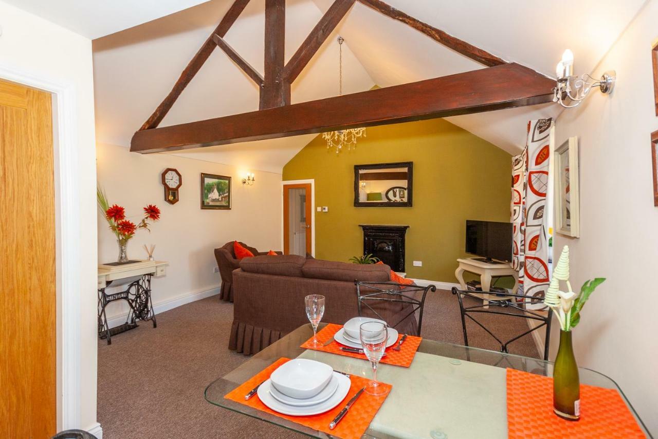 Bodafon Hall Cottages Llandudno Ngoại thất bức ảnh